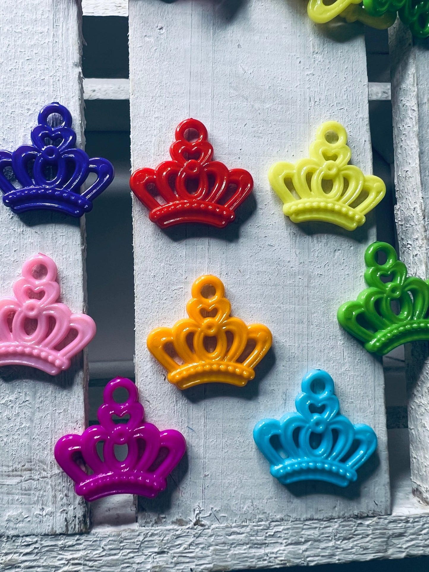 Miniature CROWN Trinket Mini Objects for Speech Sounds Letter Q Objects Queen Trinket Doodads Speech Therapy Mini Objects - Speech and Smile