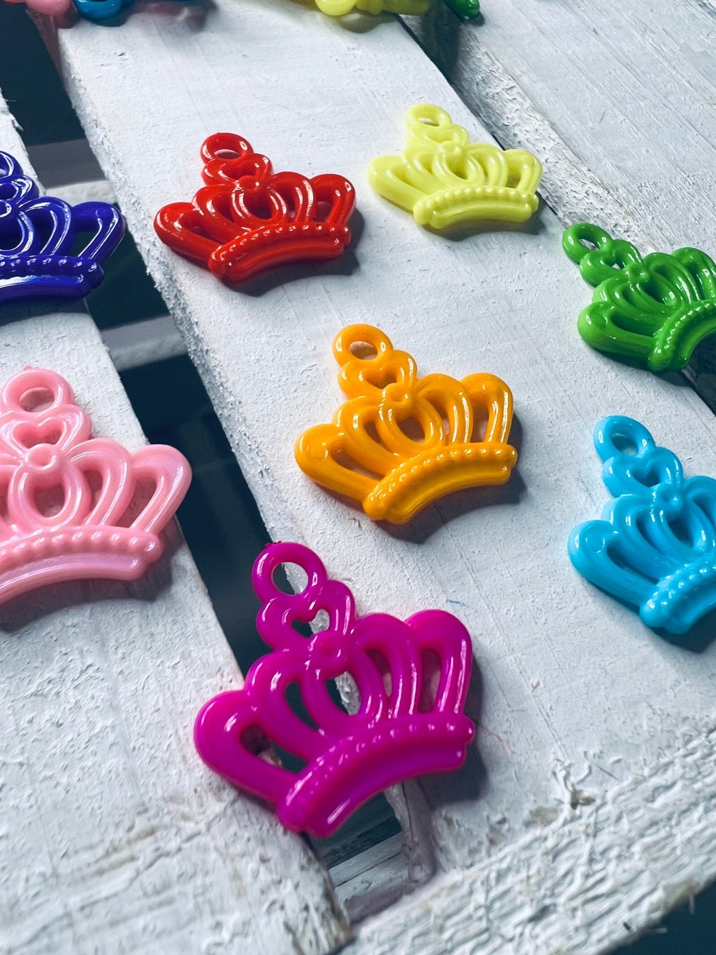 Miniature CROWN Trinket Mini Objects for Speech Sounds Letter Q Objects Queen Trinket Doodads Speech Therapy Mini Objects - Speech and Smile