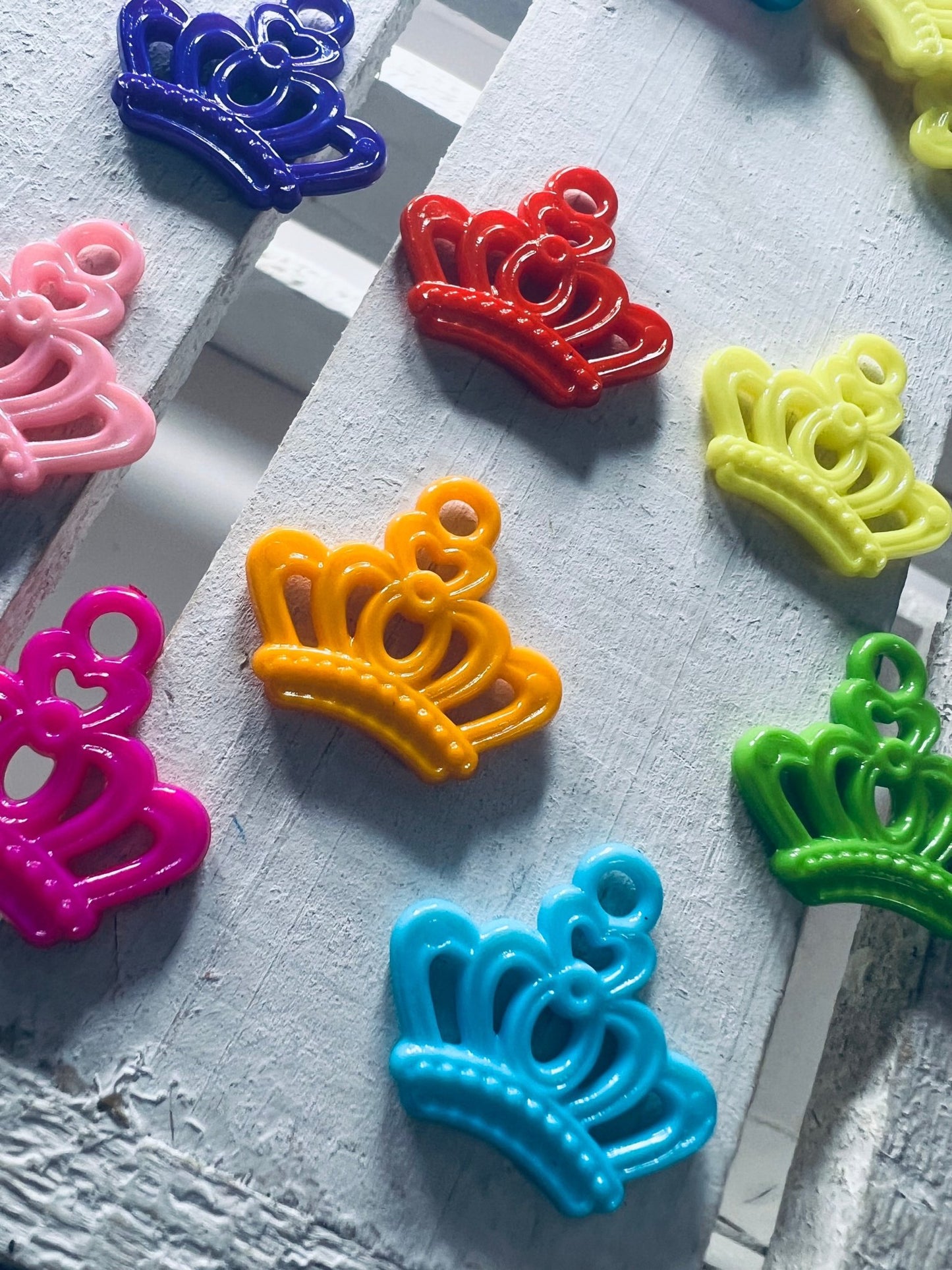 Miniature CROWN Trinket Mini Objects for Speech Sounds Letter Q Objects Queen Trinket Doodads Speech Therapy Mini Objects - Speech and Smile