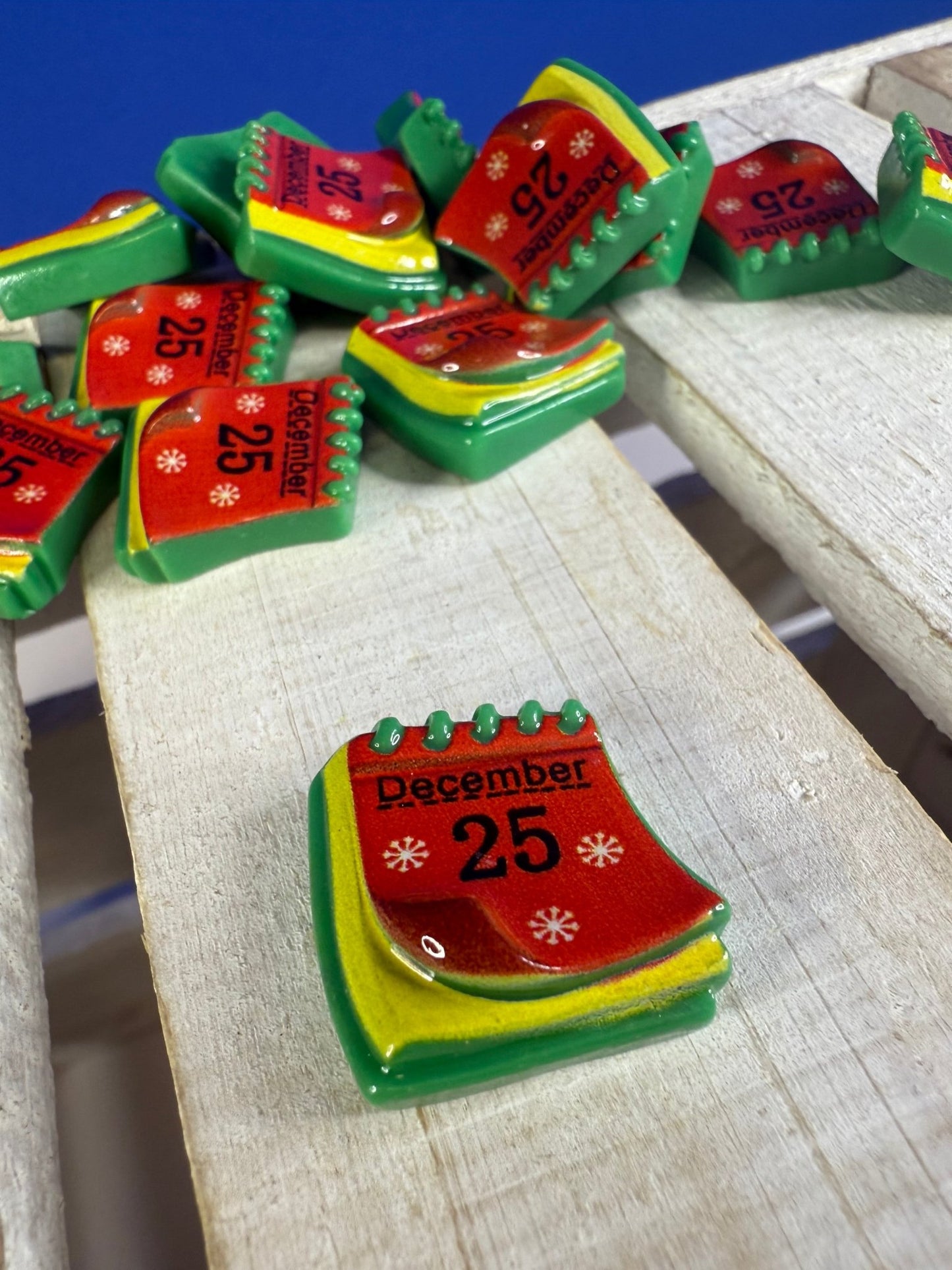Miniature December 24 Calendar Trinket - Christmas theme minis - Speech and Smile