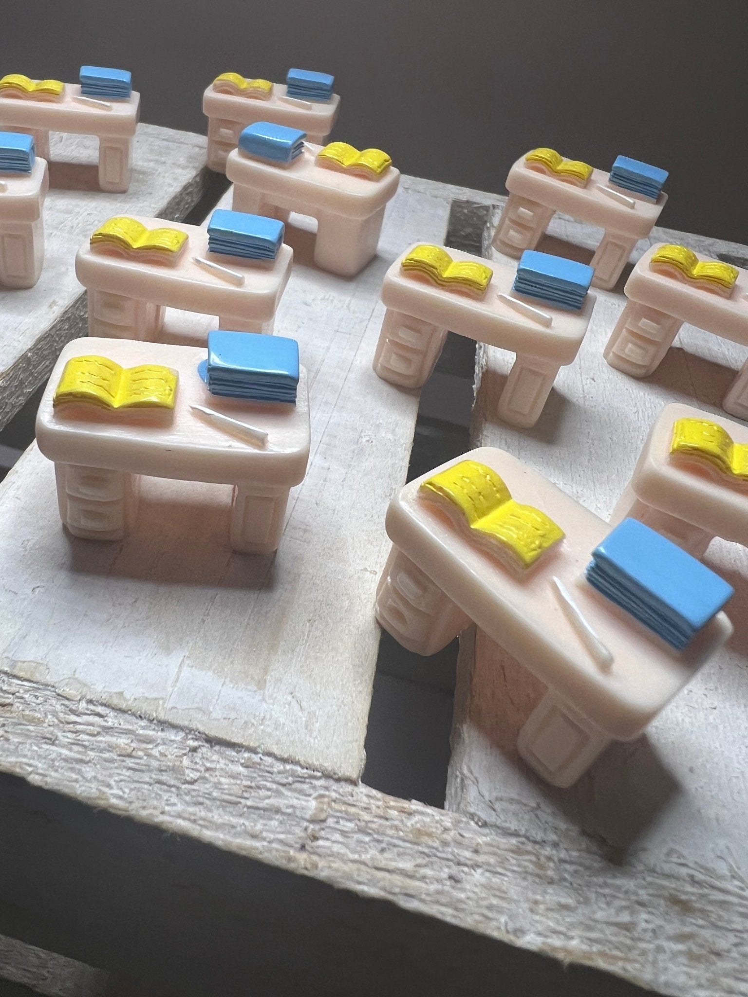 Miniature DESK Object School Minis Alphabet Trinkets Mini Objects for Speech Sound Set Objects 3D Desk Trinkets Doodads - Speech and Smile