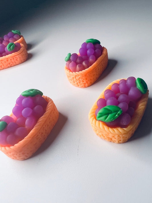 Miniature Grapes Fruit Basket - Fruit Trinkets - Mini Grapes Objects Speech Montessori - Miniature Objects for Dollhouse Trinkets - Speech and Smile