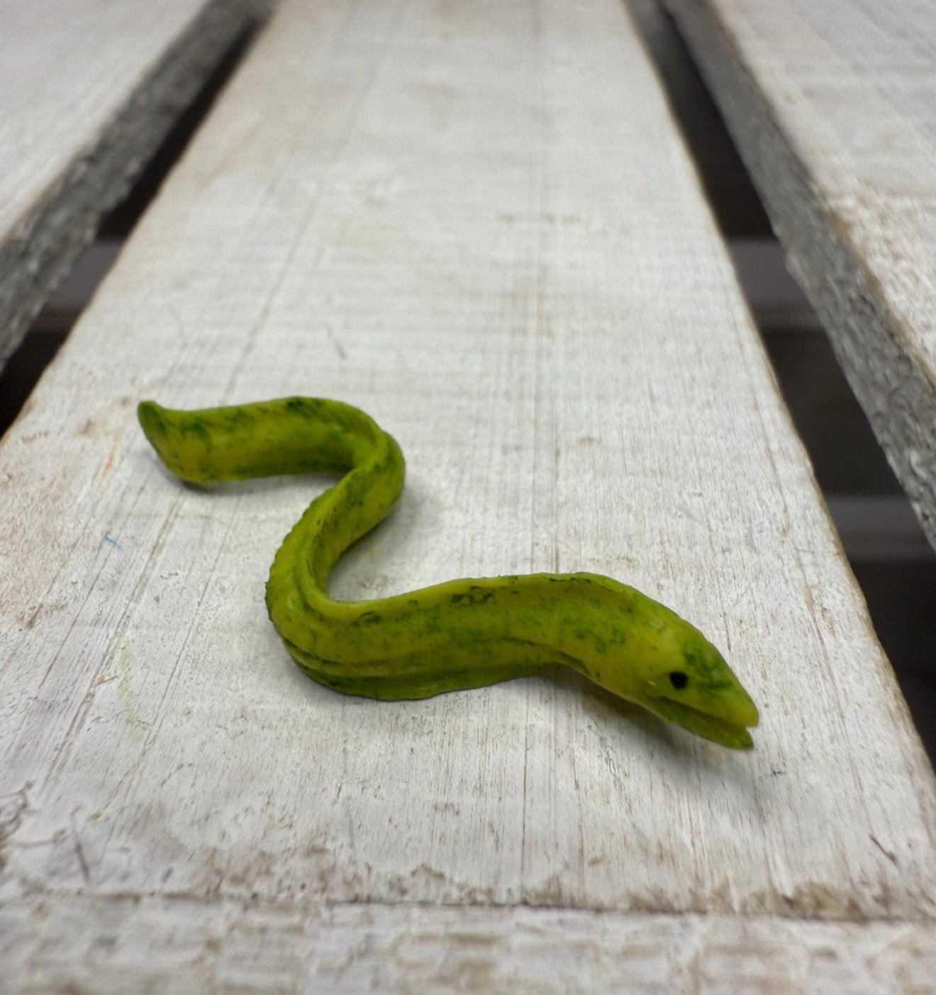 Miniature MORAY EEL Figurine Say and Play Mini Objects for Speech Therapy OCEAN Minis Tiny Animal for Dollhouse, Fairy Garden, Terrarium - Speech and Smile