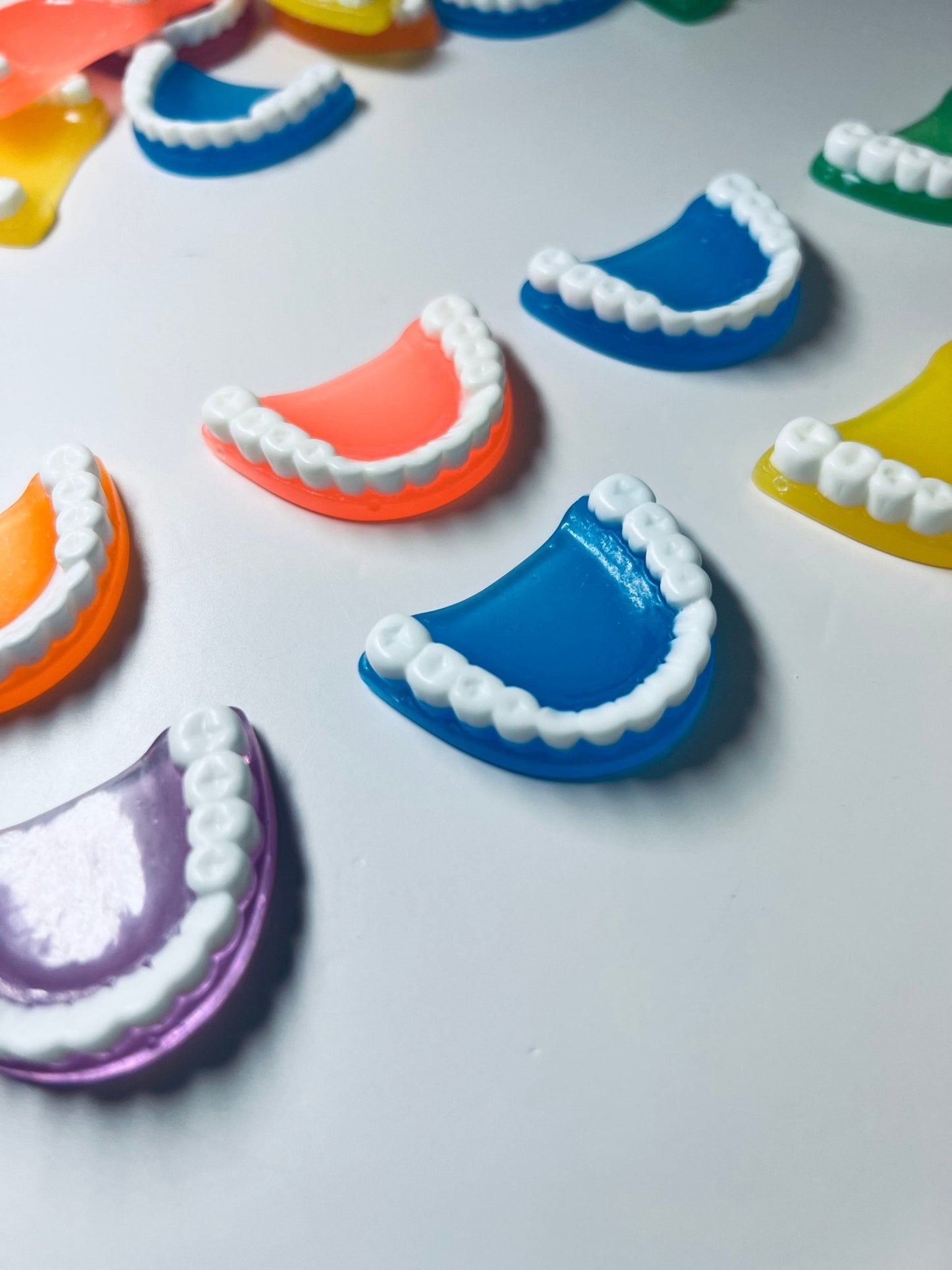 Miniature Mouth Model Mini Teeth l Trinket - Speech Therapy Mini Objects - Miniature Objects - Resin Mouth - Dentist Trinkets - SLP - Speech and Smile