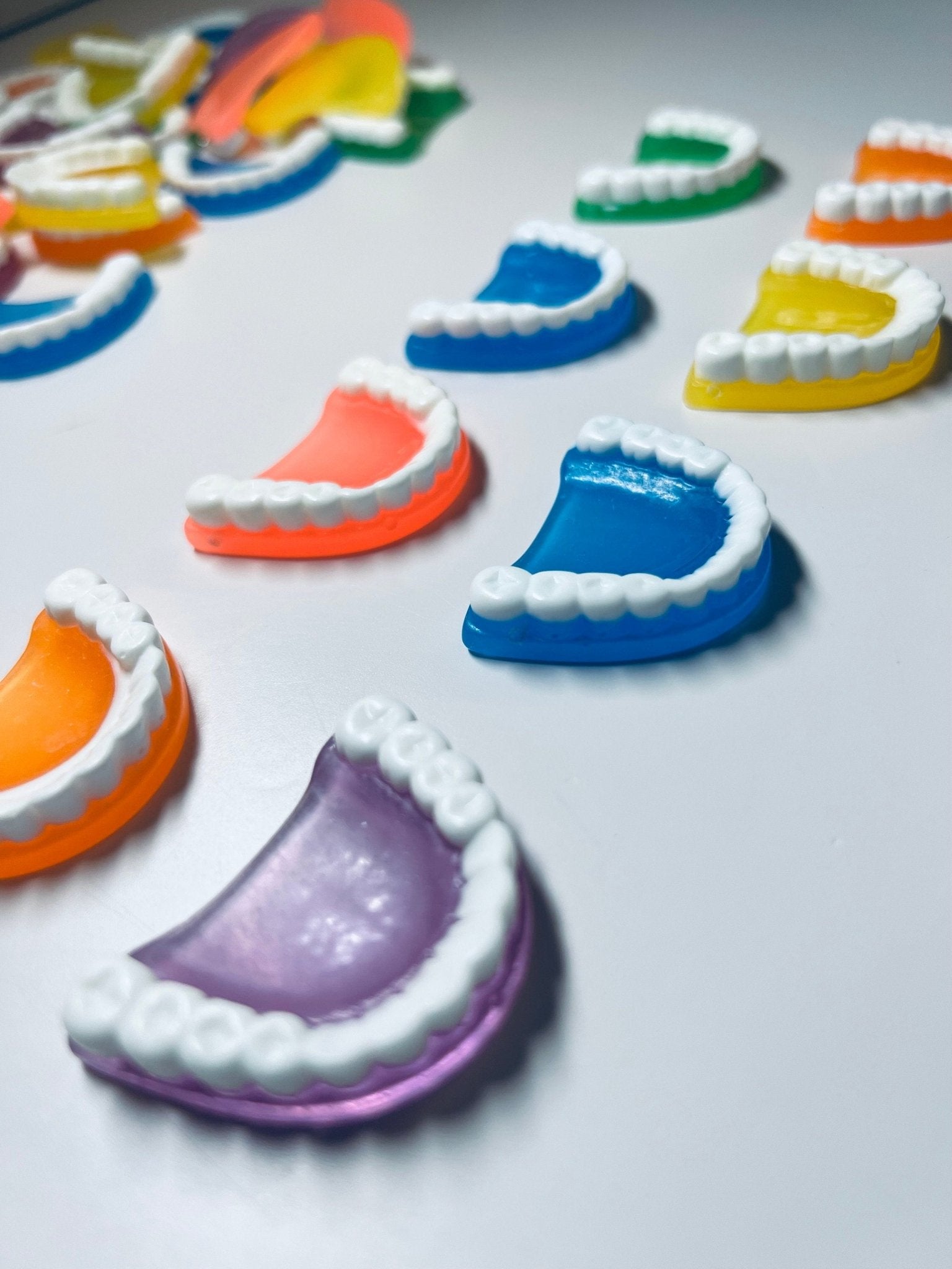 Miniature Mouth Model Mini Teeth l Trinket - Speech Therapy Mini Objects - Miniature Objects - Resin Mouth - Dentist Trinkets - SLP - Speech and Smile