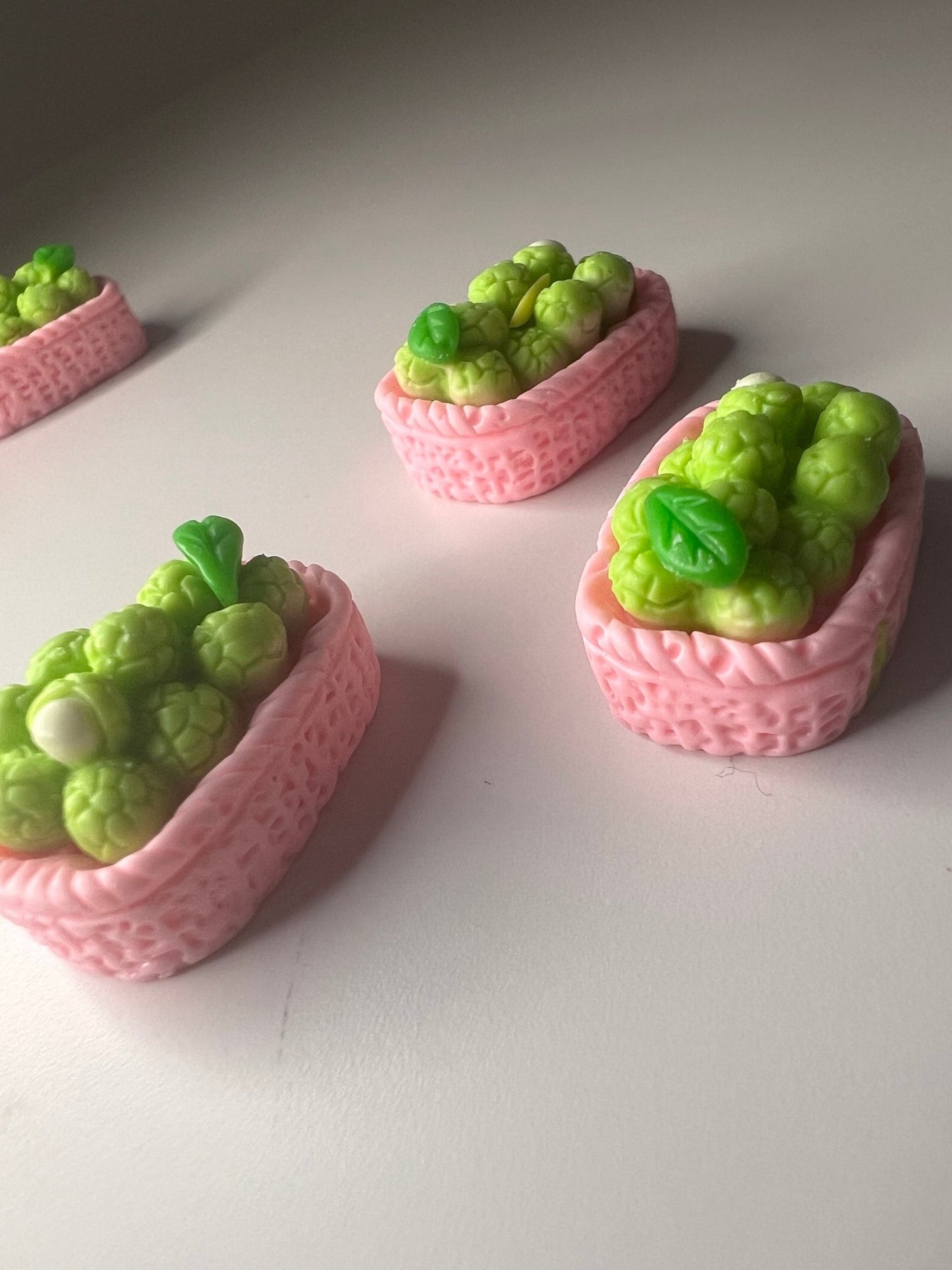 Miniature Tropical Fruit Basket - Green Fruit Trinkets - Mini Lime Objects Speech Montessori - Miniature Objects for Dollhouse Trinkets - Speech and Smile