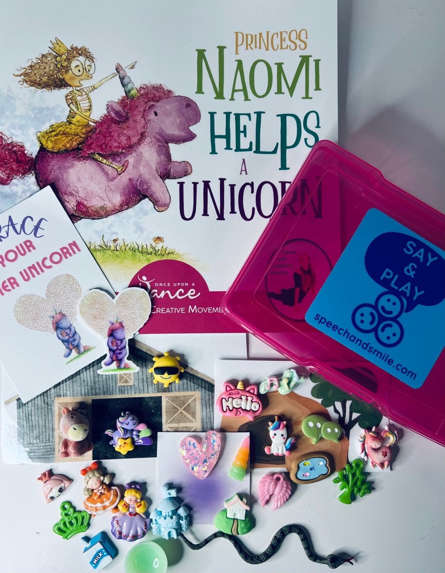 Naomi Helps a Unicorn | Unicorn Book & Mini Objects Kit - Speech and Smile