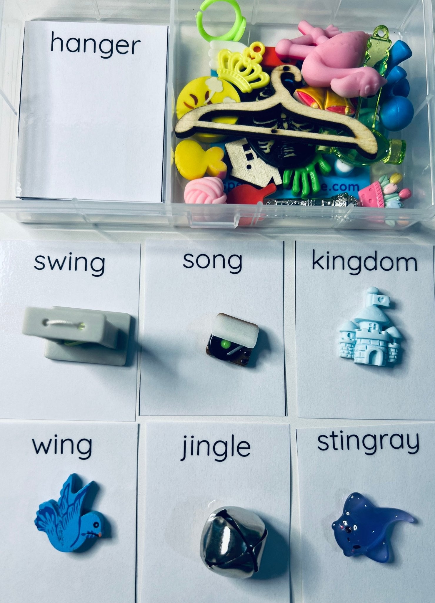 /ng/ Sound Mini Objects Kit Speech Therapy Trinkets for ng sound - Say and Play Speech Therapy Kit - Speech and Smile