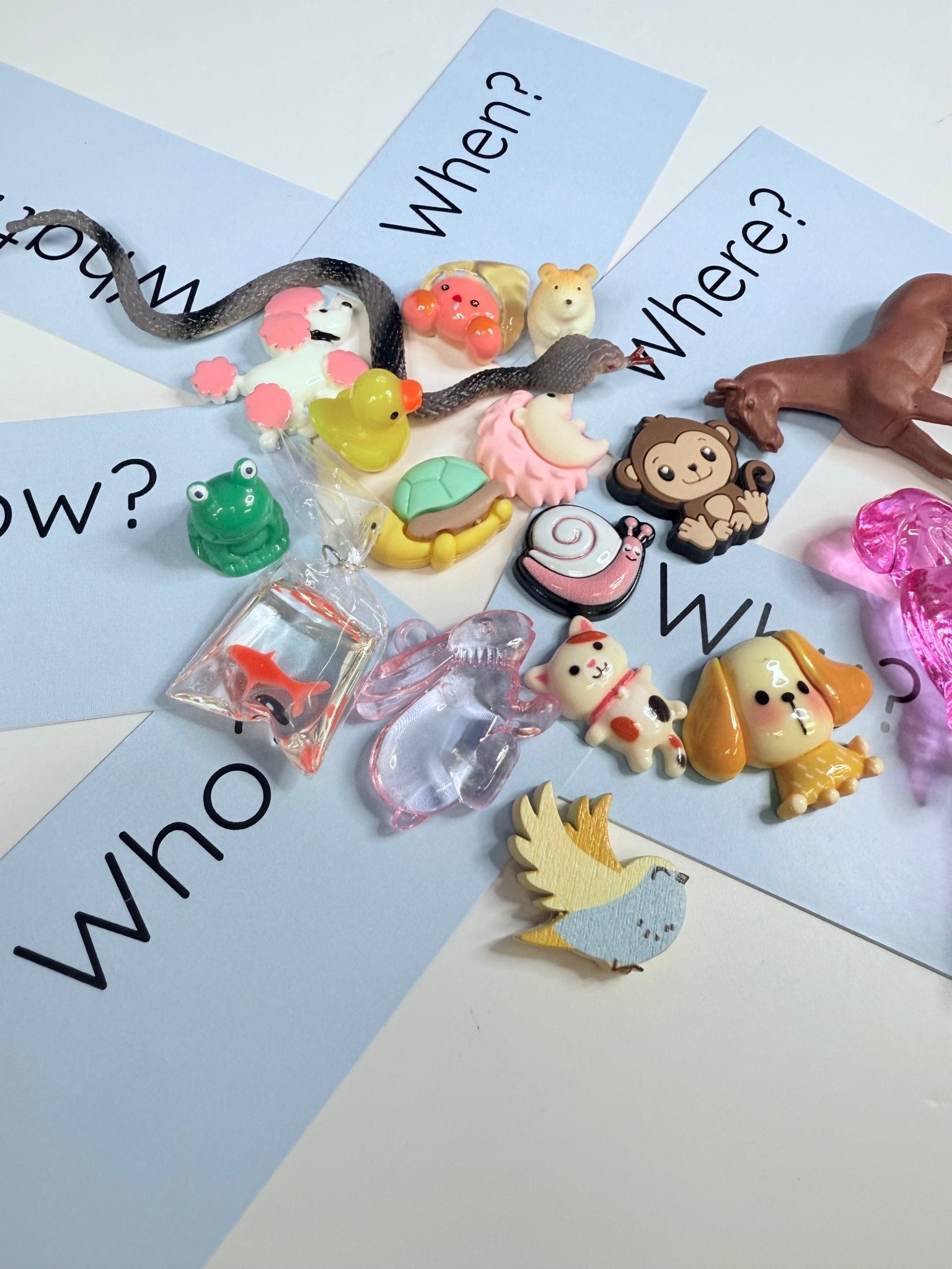 PETS theme Mini Objects with Question Cards - Theme Trinkets Speech Therapy - Speech and Smile