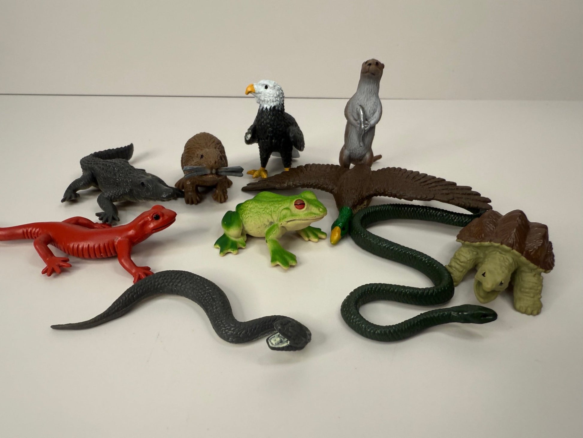 Pick a River Creature Figurines Mini Objects Realistic River Animal Figures Trinkets River Habitat Minis - Speech and Smile