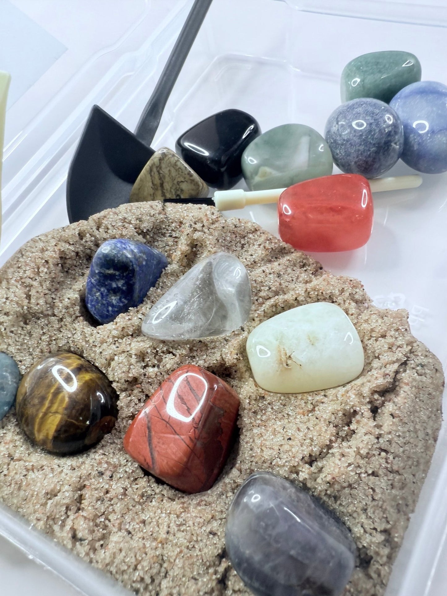 Rocks, Minerals & Gemstones Speech Therapy Kit | 20 Stones + Kinetic Sand + Print & Play Activities | Geology Sensory Task Box - Speech and Smile