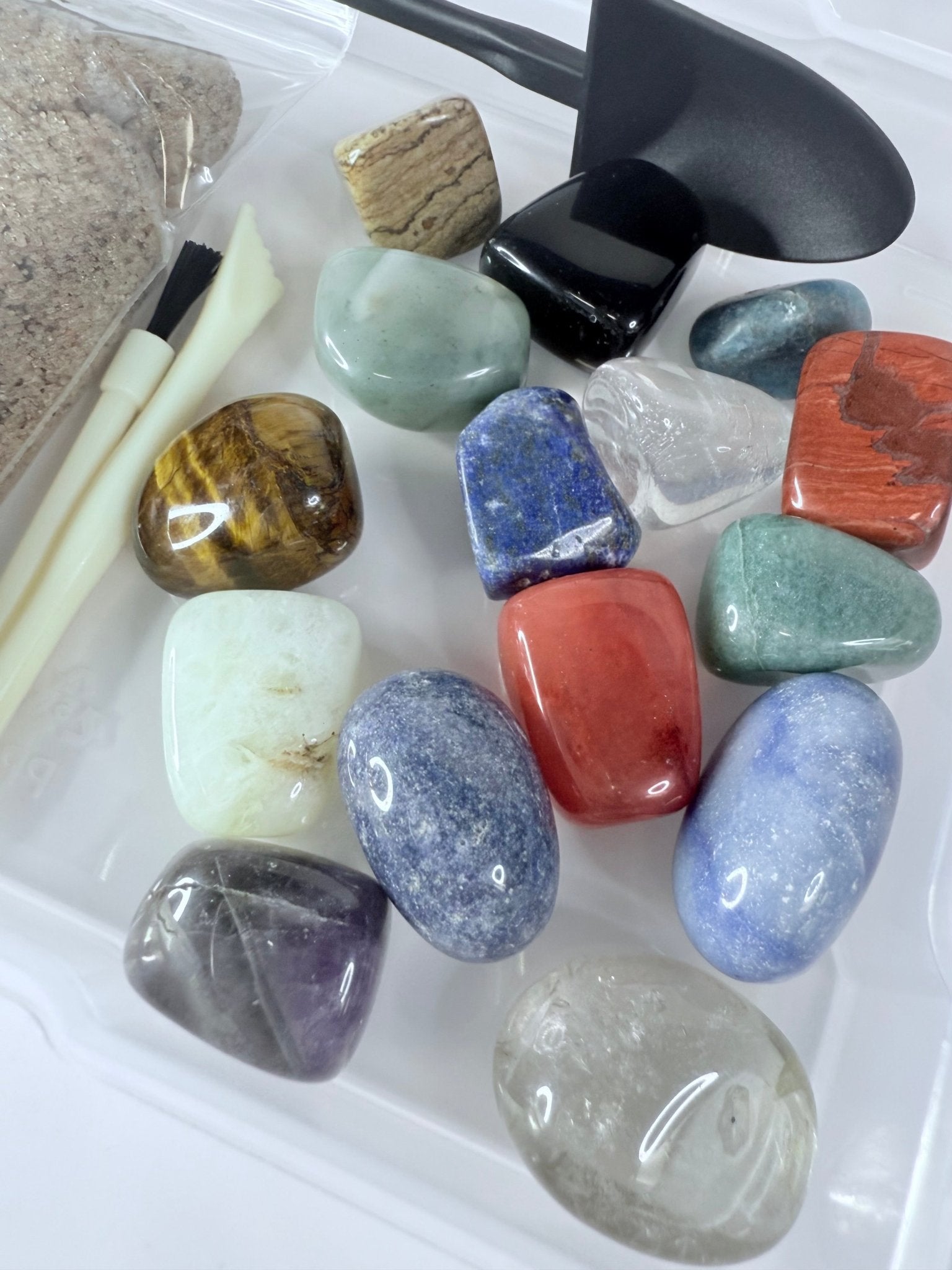 Rocks, Minerals & Gemstones Speech Therapy Kit | 20 Stones + Kinetic Sand + Print & Play Activities | Geology Sensory Task Box - Speech and Smile