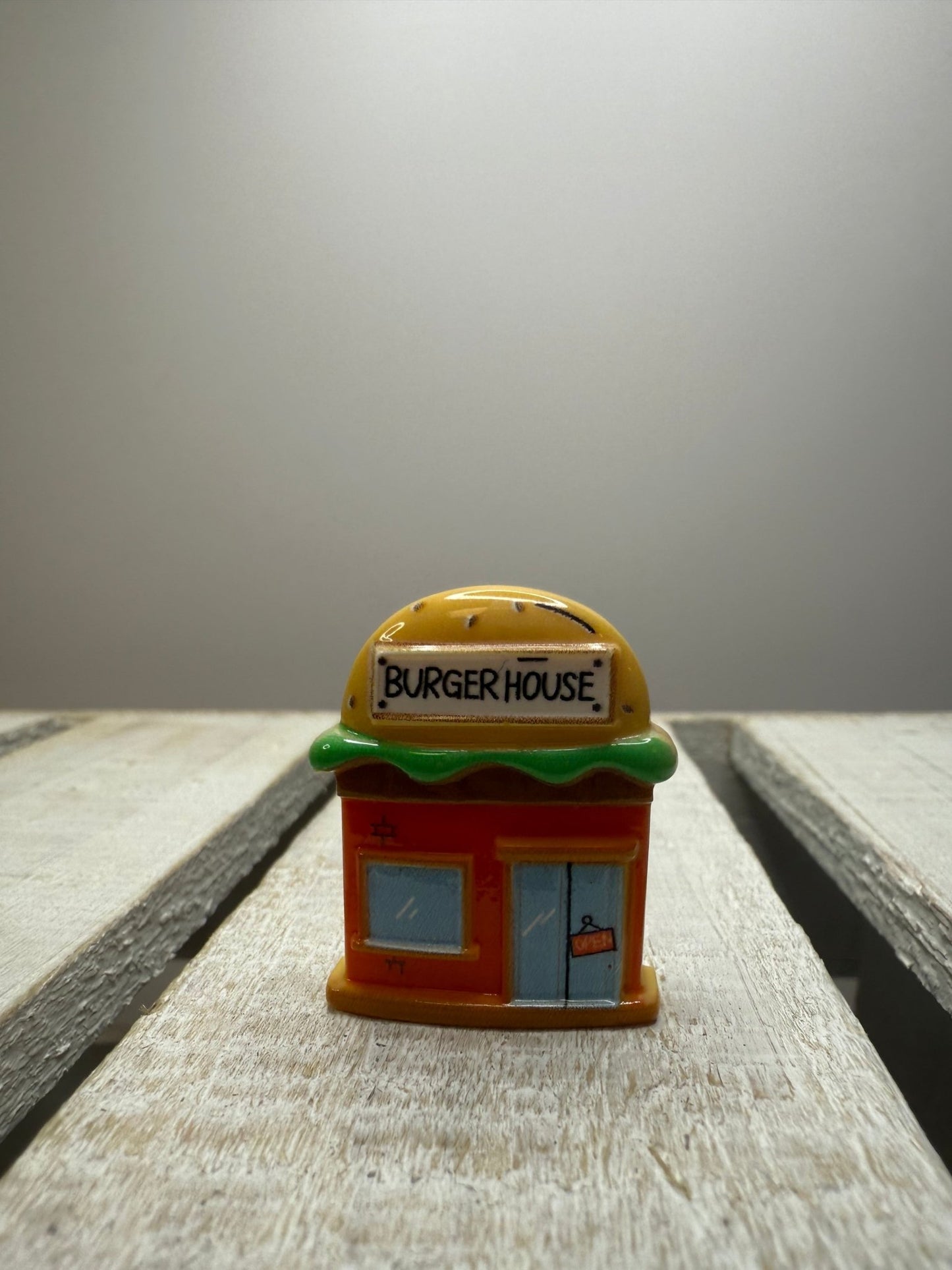 Say & Play Mini BURGER HOUSE – Speech Therapy Mini Object | Alphabet & Community Trinket | Montessori Doodad for Language Play - Speech and Smile