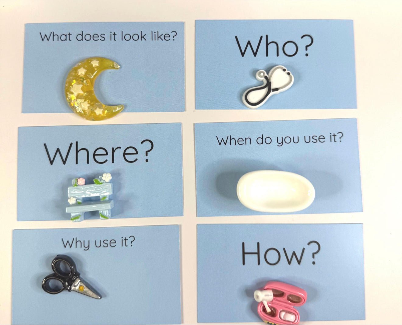 Say & Play Mini Objects Speech Therapy Kit – 300+ Articulation Trinkets, Phonics, Question Cards & Letter Sound Mats SLP Tools - Speech and Smile