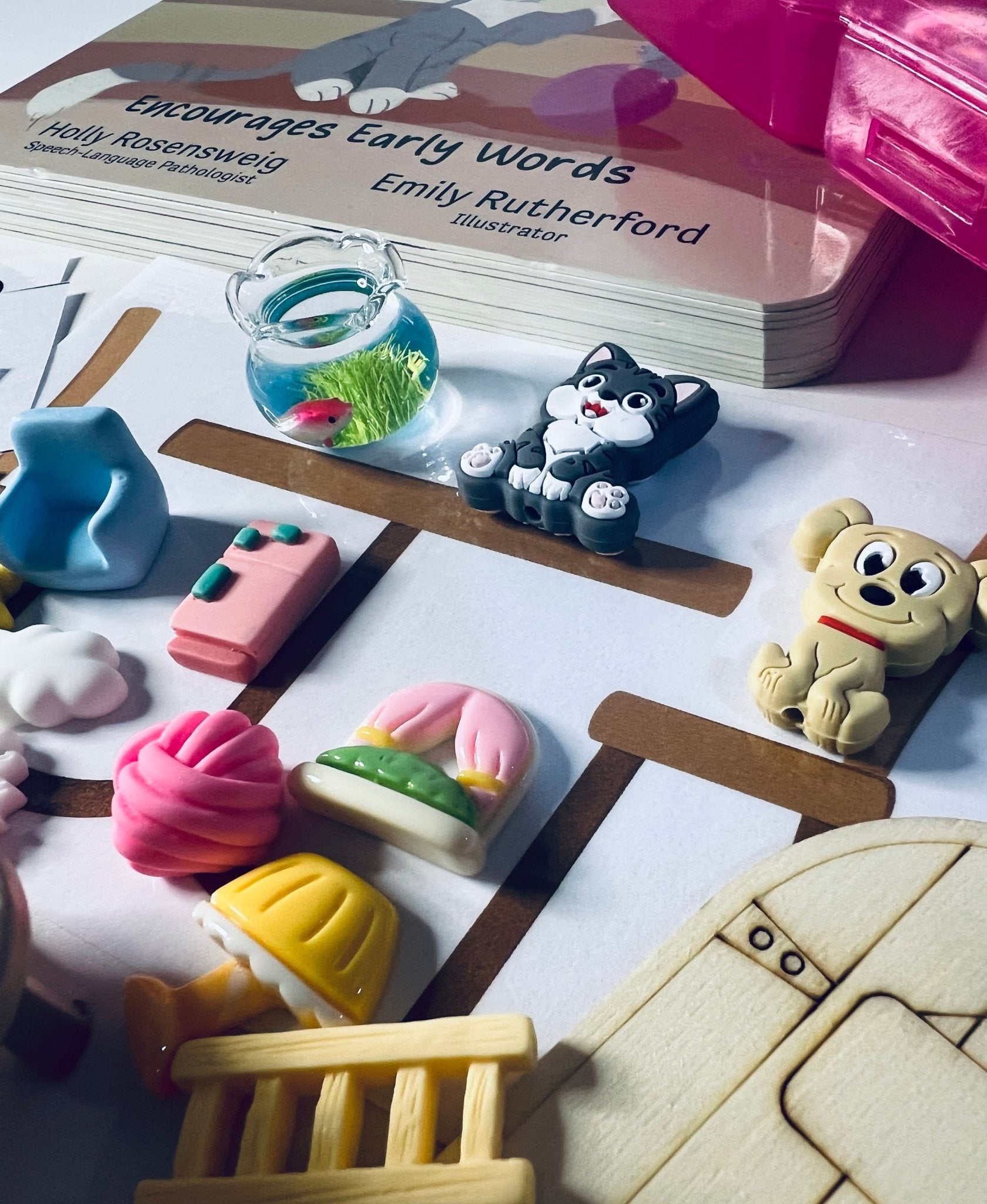 Say & Play Story Kit with Mini Objects – Let’s Go Kitty + Early Sounds Book INCLUDES BOOK - Speech Therapy, Apraxia, Language Learning - Speech and Smile