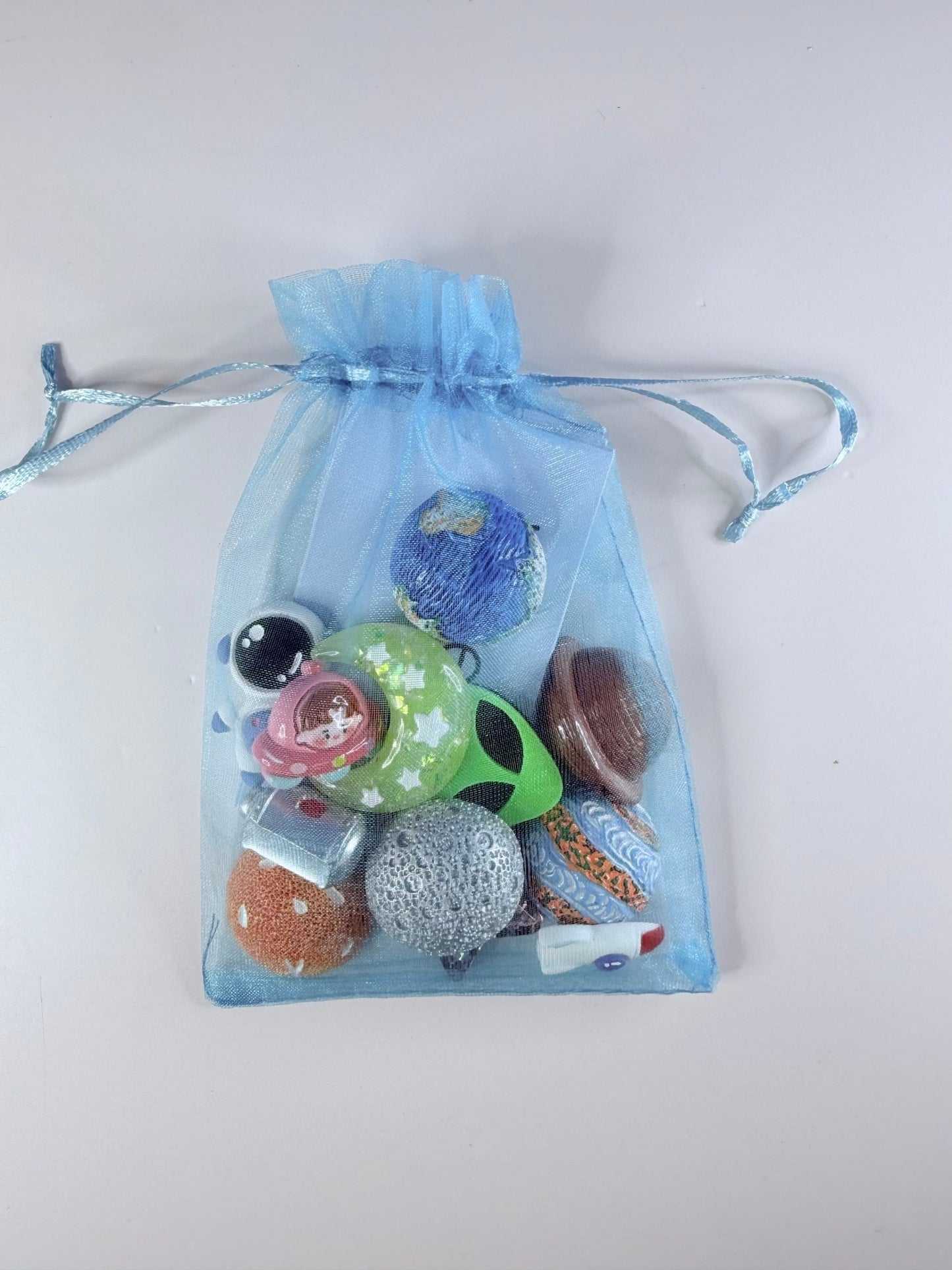 SPACE Mini Objects with Question Cards - Theme Trinkets Speech Therapy - Speech and Smile