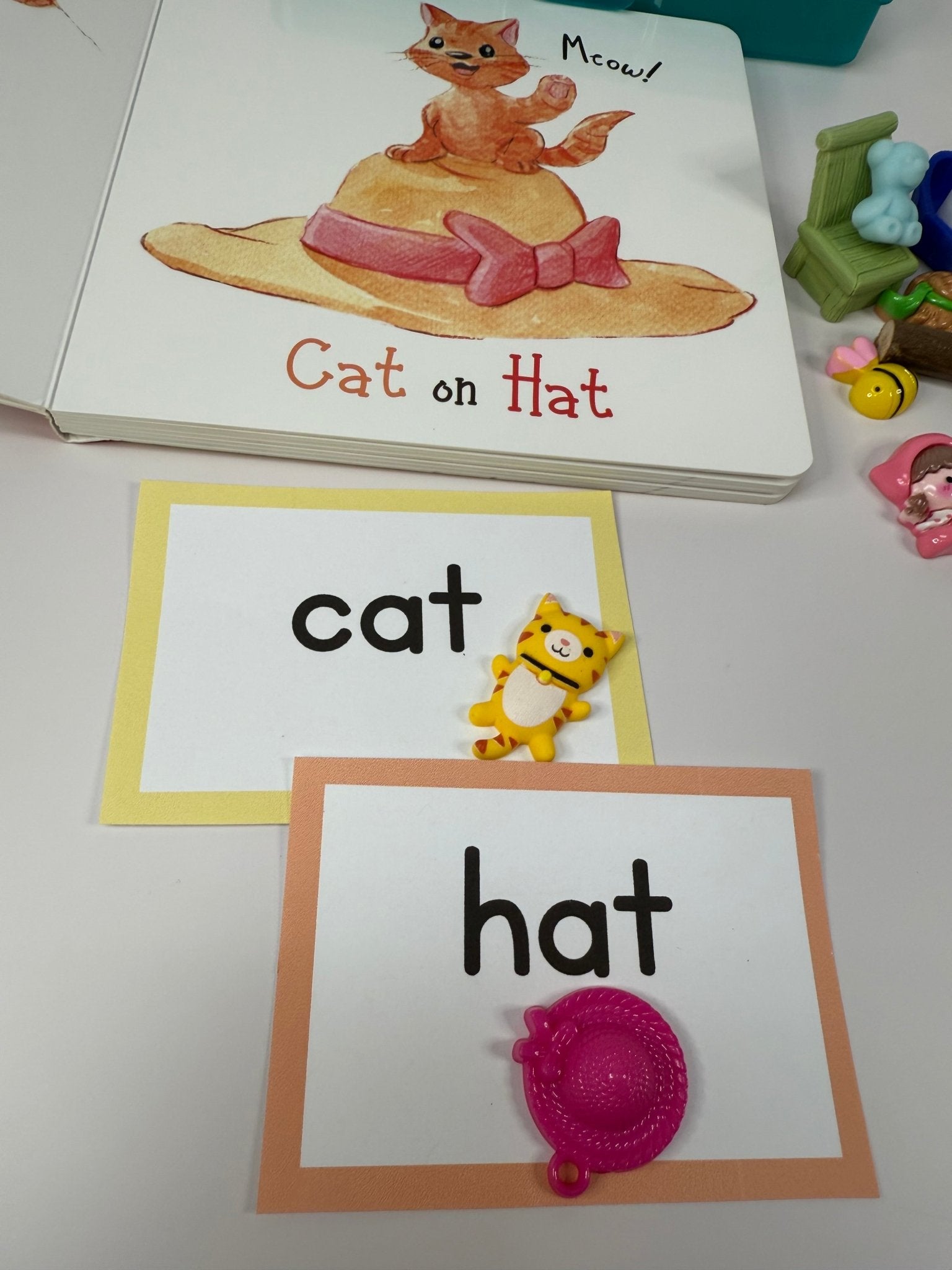 Speech Made Simple – Early Childhood CVC Word Book Mini Objects | Rhyming Speech Therapy Kit, Phonics Practice, Say and Play Learning - Speech and Smile
