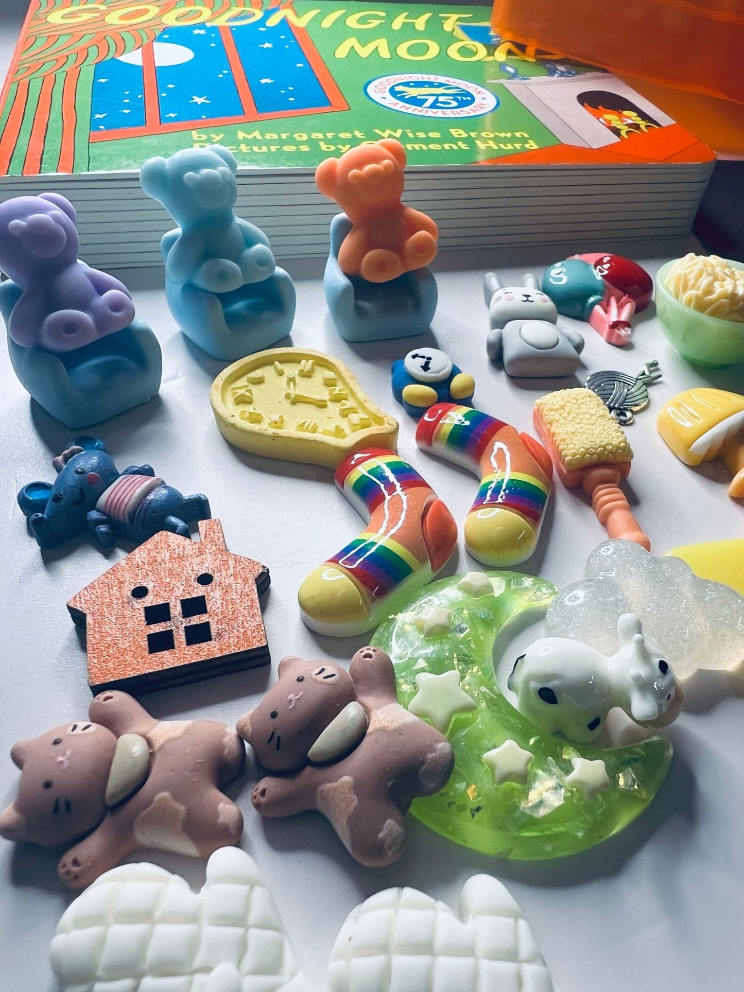 Story Kit for Good Night Moon Objects Speech Therapy Mini Objects - Speech and Smile