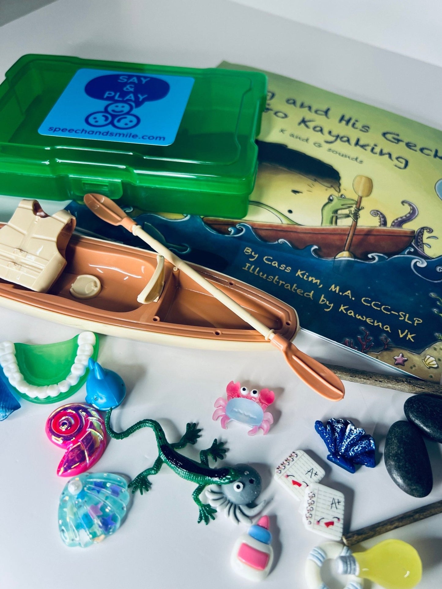 Story Kit for Speech Therapy Sounds K and G - Mini Objects for Speech Therapy - Articulation Book with Mini Objects Articulation Trinkets - Speech and Smile