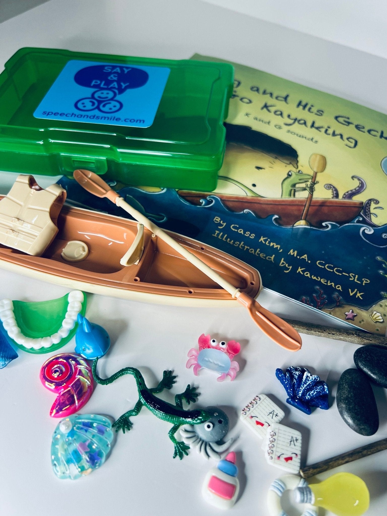 Story Kit for Speech Therapy Sounds K and G - Mini Objects for Speech Therapy - Articulation Book with Mini Objects Articulation Trinkets - Speech and Smile