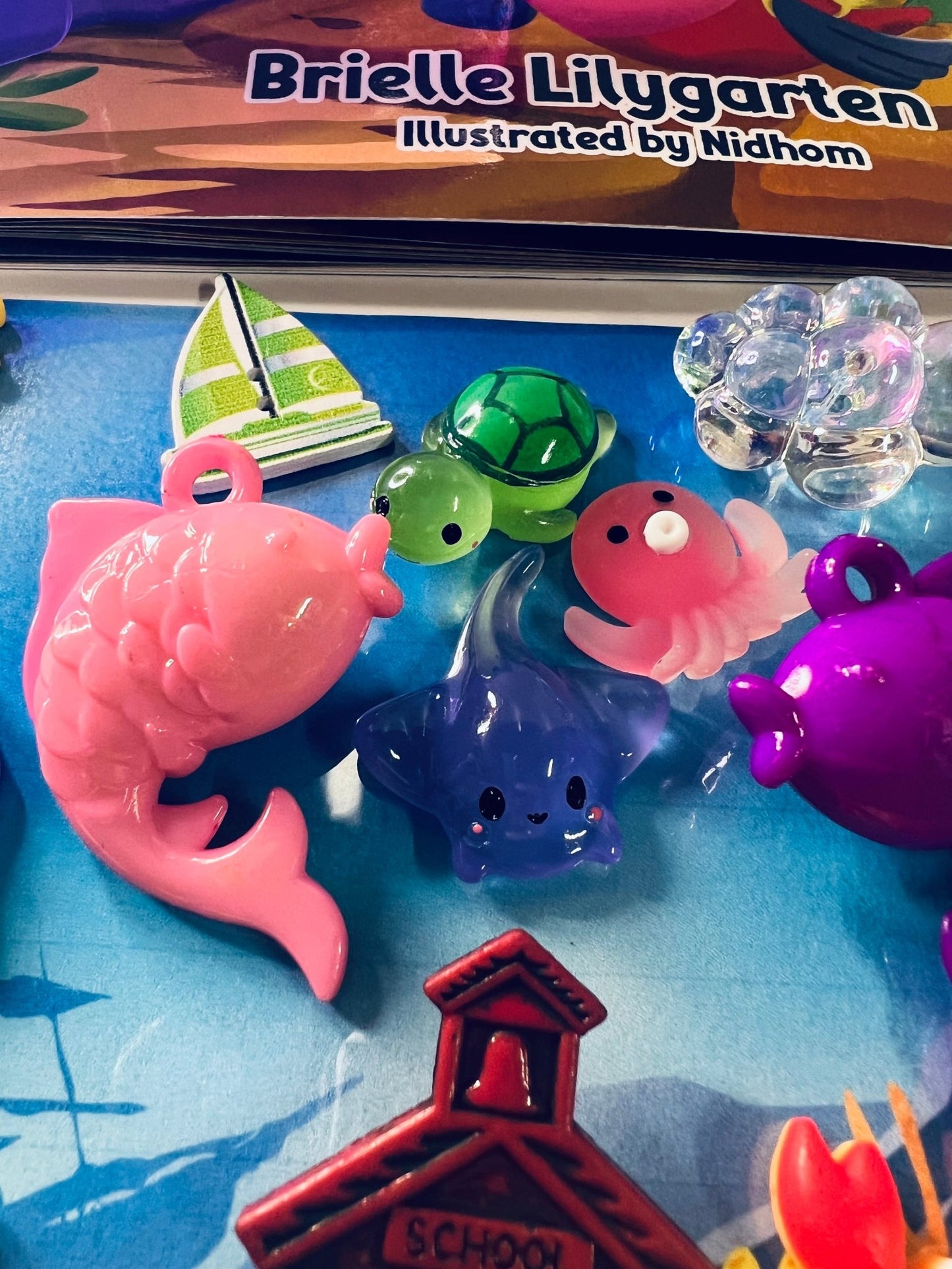 Story Kit Mini Objects for Fishy Fishy Goes to School – INCLUDES BOOK Preschool Rhyme – Ocean Theme Speech Therapy - Speech and Smile