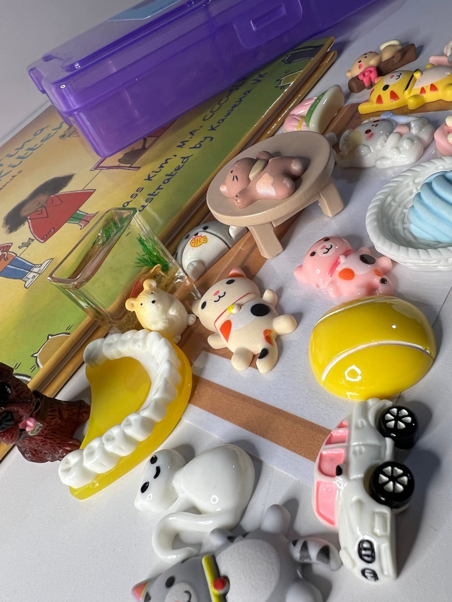 Story Kit Speech Therapy Early Sounds Mini Objects for Speech Therapy Ted and Tina Adopt a Kitten Articulation Miniature Objects - Speech and Smile