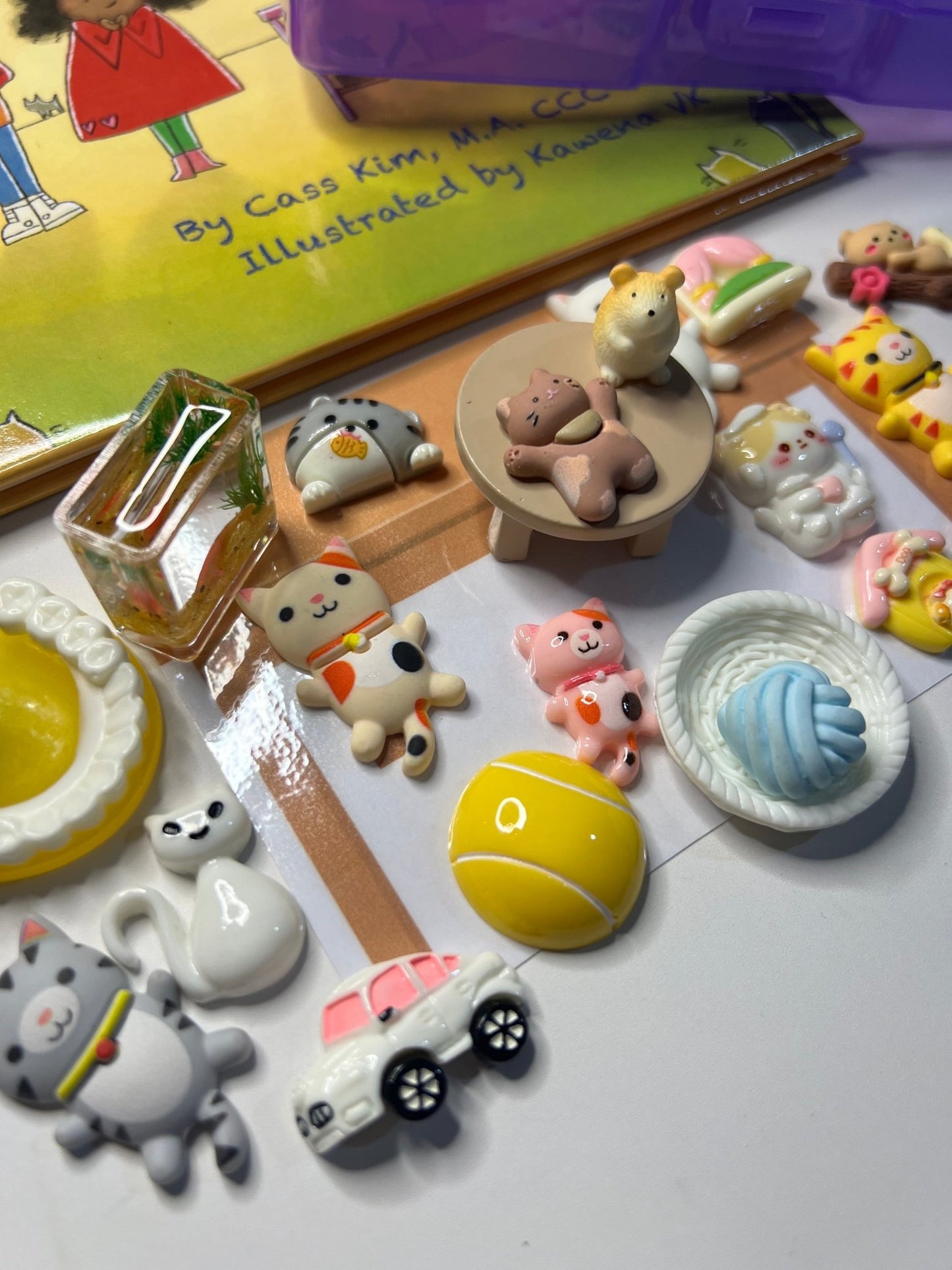 Story Kit Speech Therapy Early Sounds Mini Objects for Speech Therapy Ted and Tina Adopt a Kitten Articulation Miniature Objects - Speech and Smile