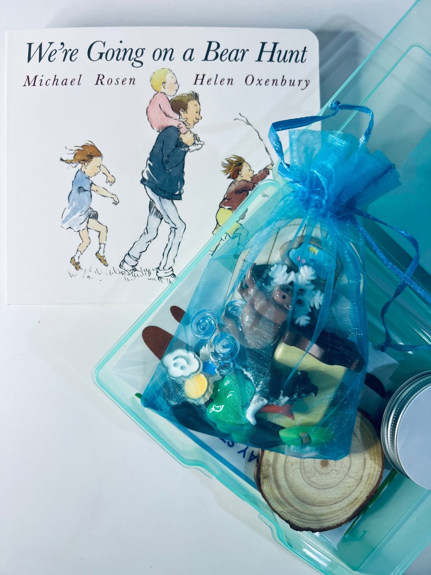 We are Going on a Bear Hunt Story Kit with Mini Objects BOOK INCLUDED - Speech and Smile