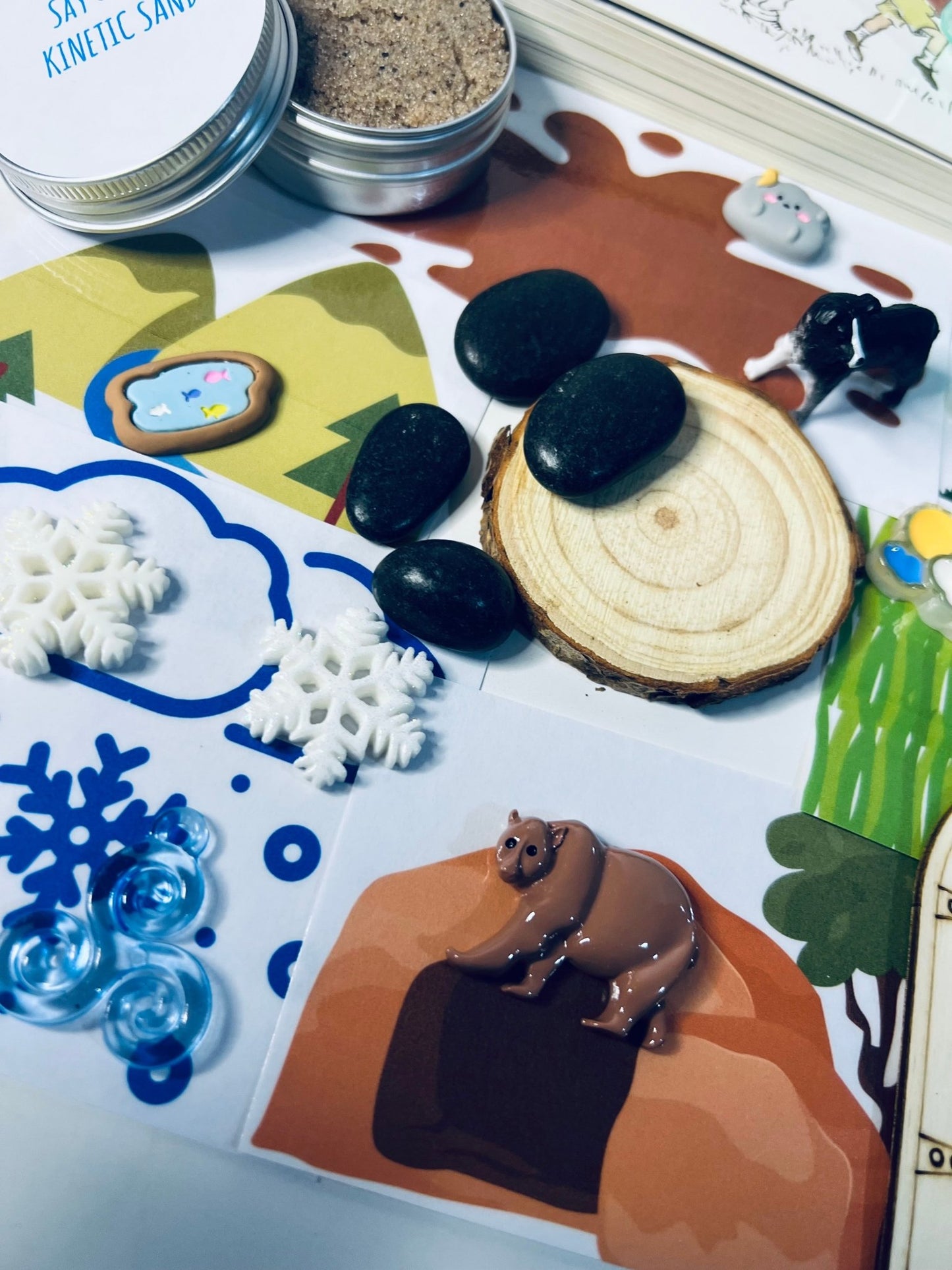 We are Going on a Bear Hunt Story Kit with Mini Objects BOOK INCLUDED - Speech and Smile