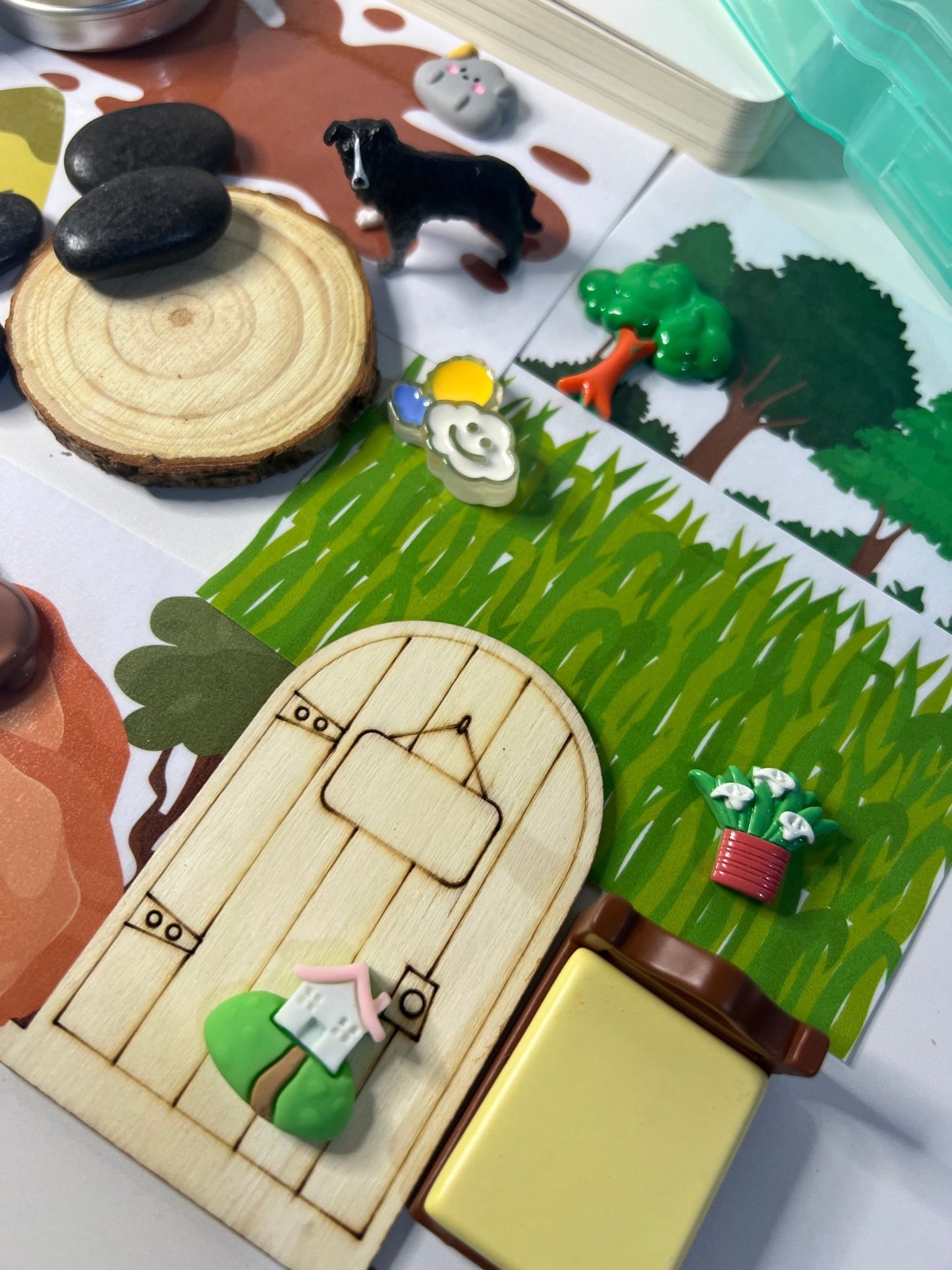 We are Going on a Bear Hunt Story Kit with Mini Objects BOOK INCLUDED - Speech and Smile