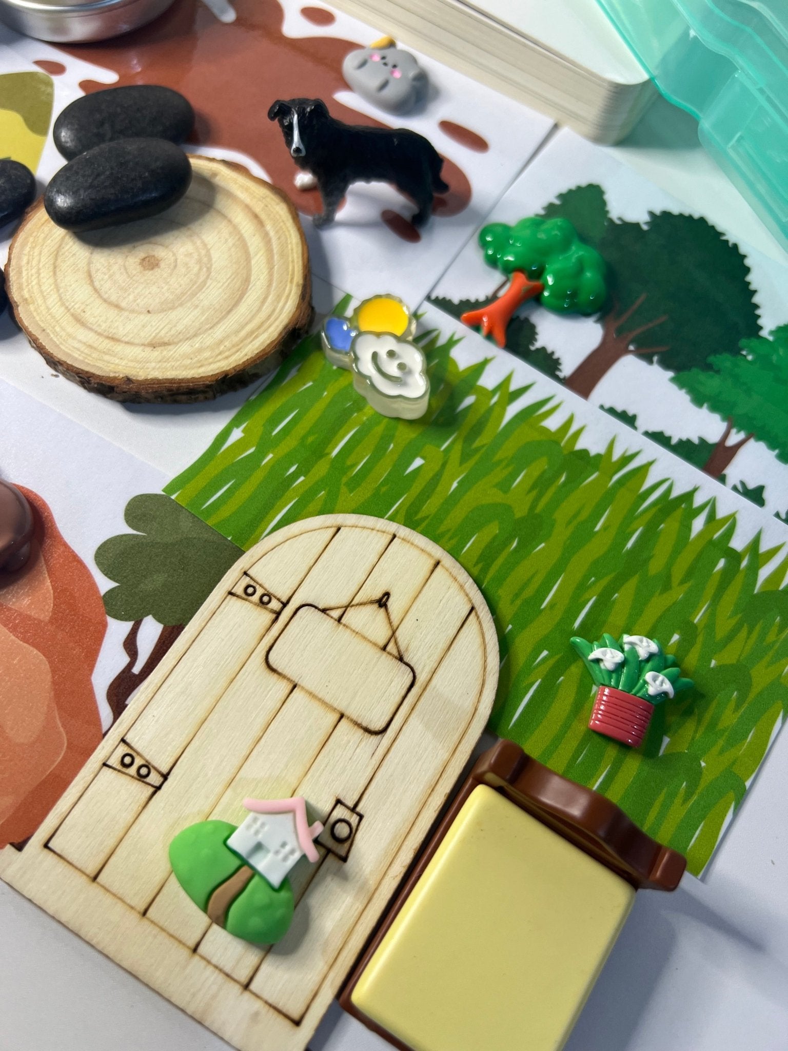 We are Going on a Bear Hunt Story Kit with Mini Objects BOOK INCLUDED - Speech and Smile