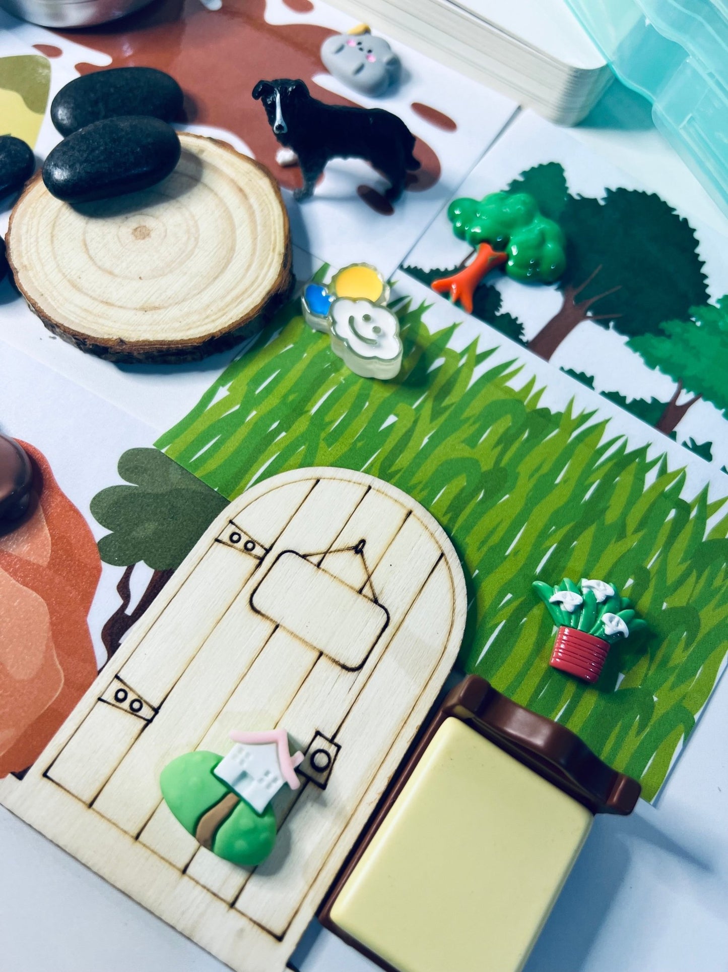 We are Going on a Bear Hunt Story Kit with Mini Objects BOOK INCLUDED - Speech and Smile