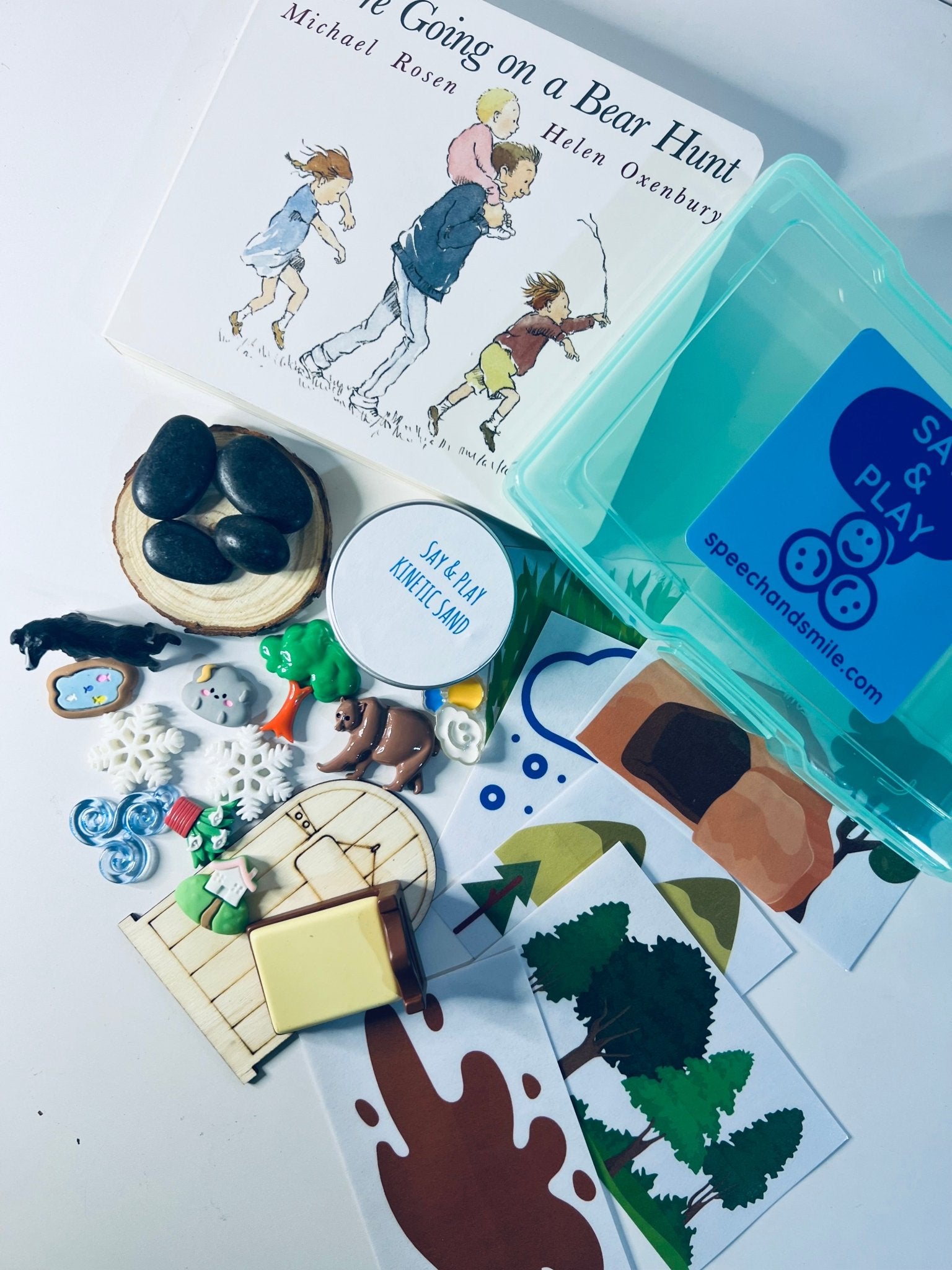 We are Going on a Bear Hunt Story Kit with Mini Objects BOOK INCLUDED - Speech and Smile