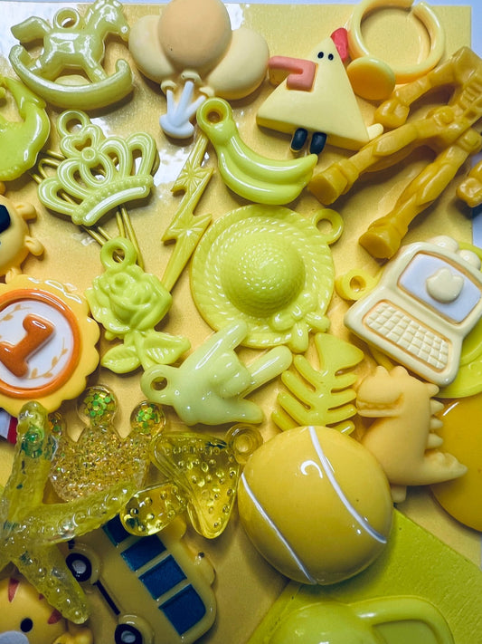 YELLOW Mini Objects Color Sort Trinkets By Color with Card Sorting Mini Objects Learn Colors Preschool Activity YELLOW Speech Therapy Minis - Speech and Smile